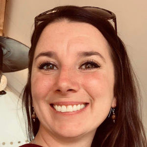 Meet your Posher, Laura